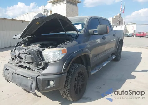 2017 Toyota Tundra Sr5 4.6L V8 из США, поврежденный, VIN 5TFEM5F1XHX121824